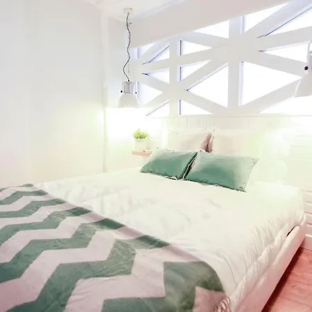 Alfama - With River View Apartment