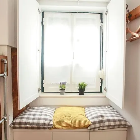 Apartment Alfama - With River View