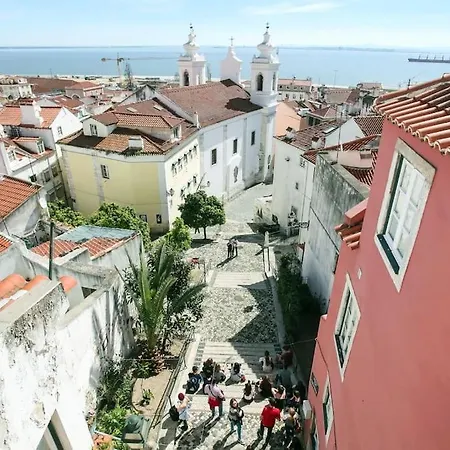 Alfama - With River View Апартаменты *