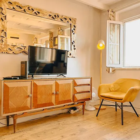 Alfama - With River View Apartment